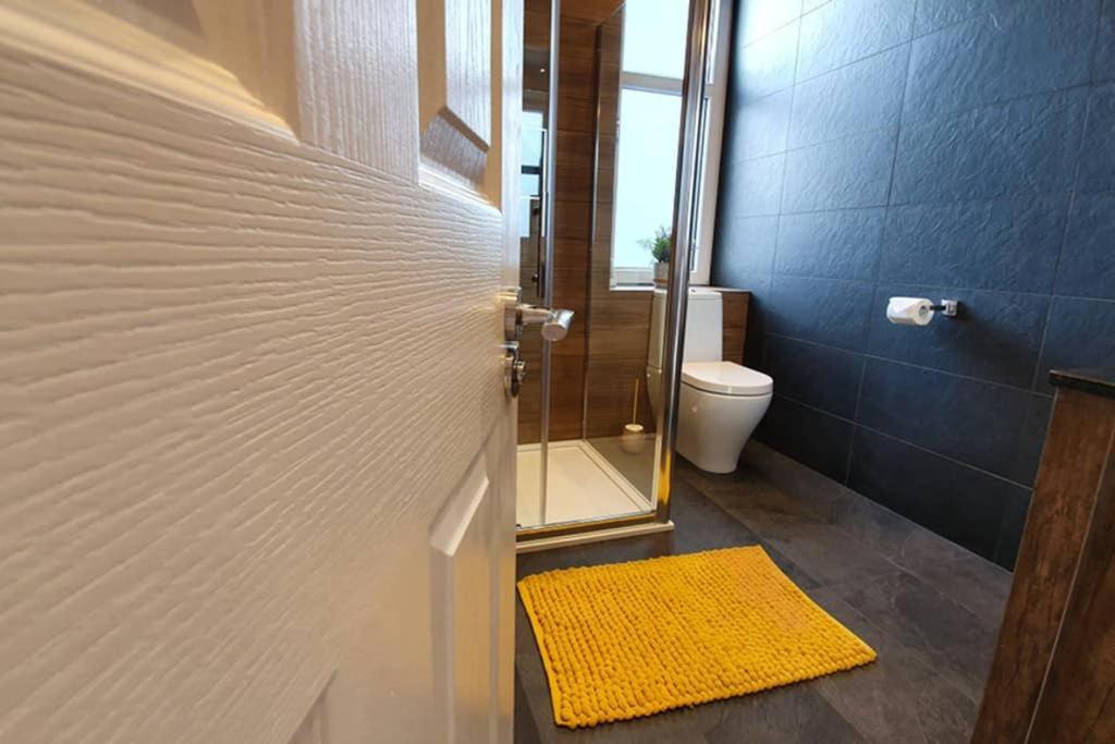 אינברנס Smart & Stylish Holiday Apartment In The City Centre מראה חיצוני תמונה