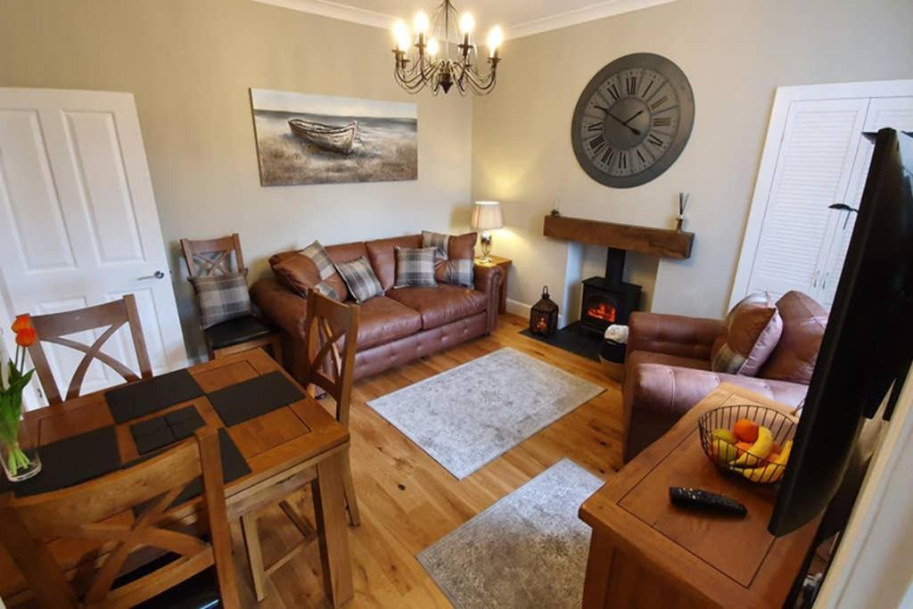 אינברנס Smart & Stylish Holiday Apartment In The City Centre מראה חיצוני תמונה