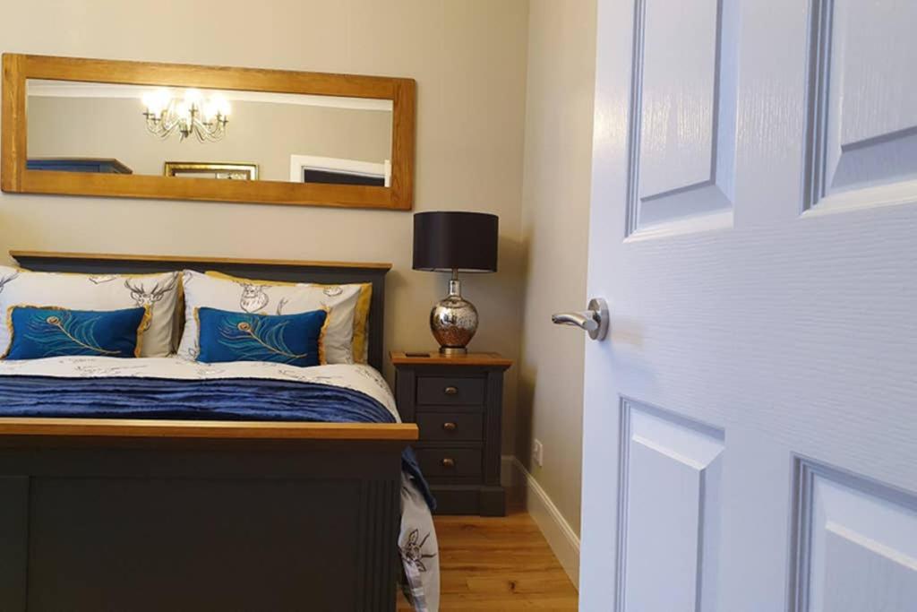 אינברנס Smart & Stylish Holiday Apartment In The City Centre מראה חיצוני תמונה