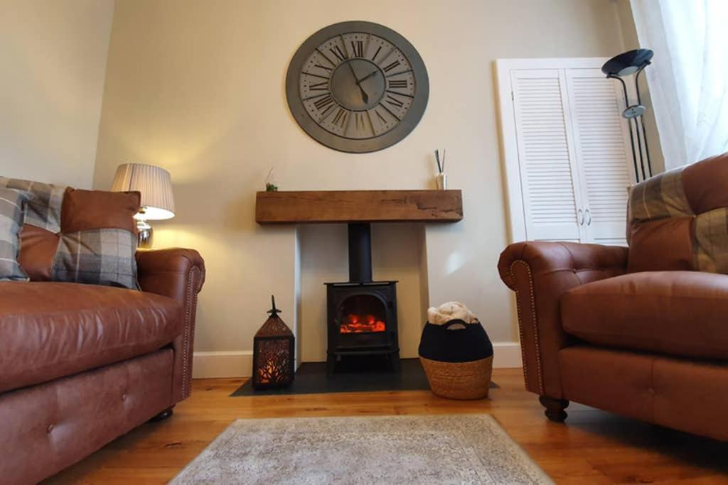 אינברנס Smart & Stylish Holiday Apartment In The City Centre מראה חיצוני תמונה